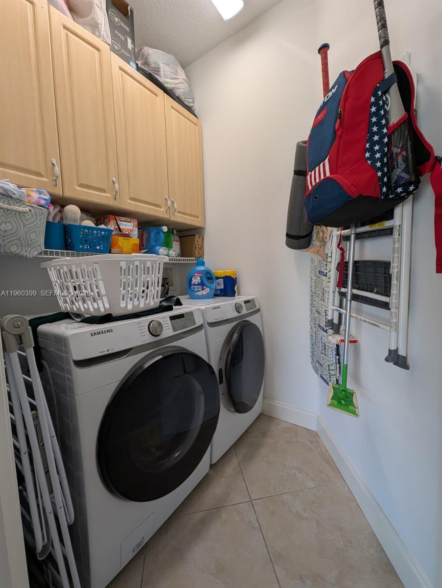 Building Photo - 4427 NW 41st Pl