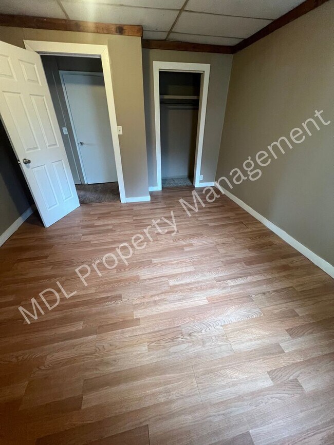 Building Photo - 401 Litchfield St