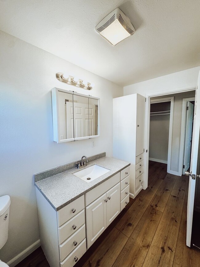 Building Photo - Newer Remodeled 2 Bed, 1.5 Bath – Private & Tucked Away Gem