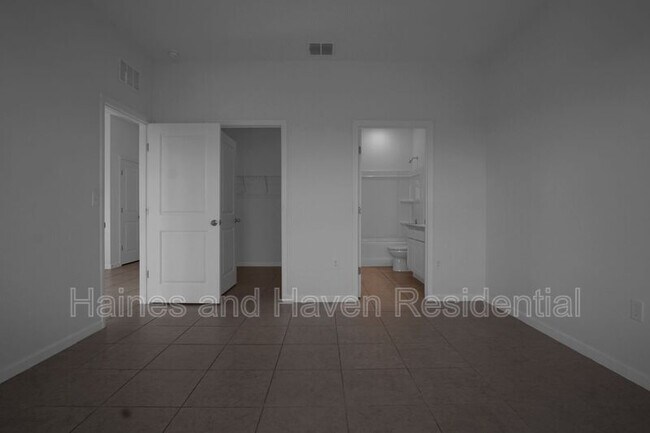 Building Photo - 456 Hennepin Lp