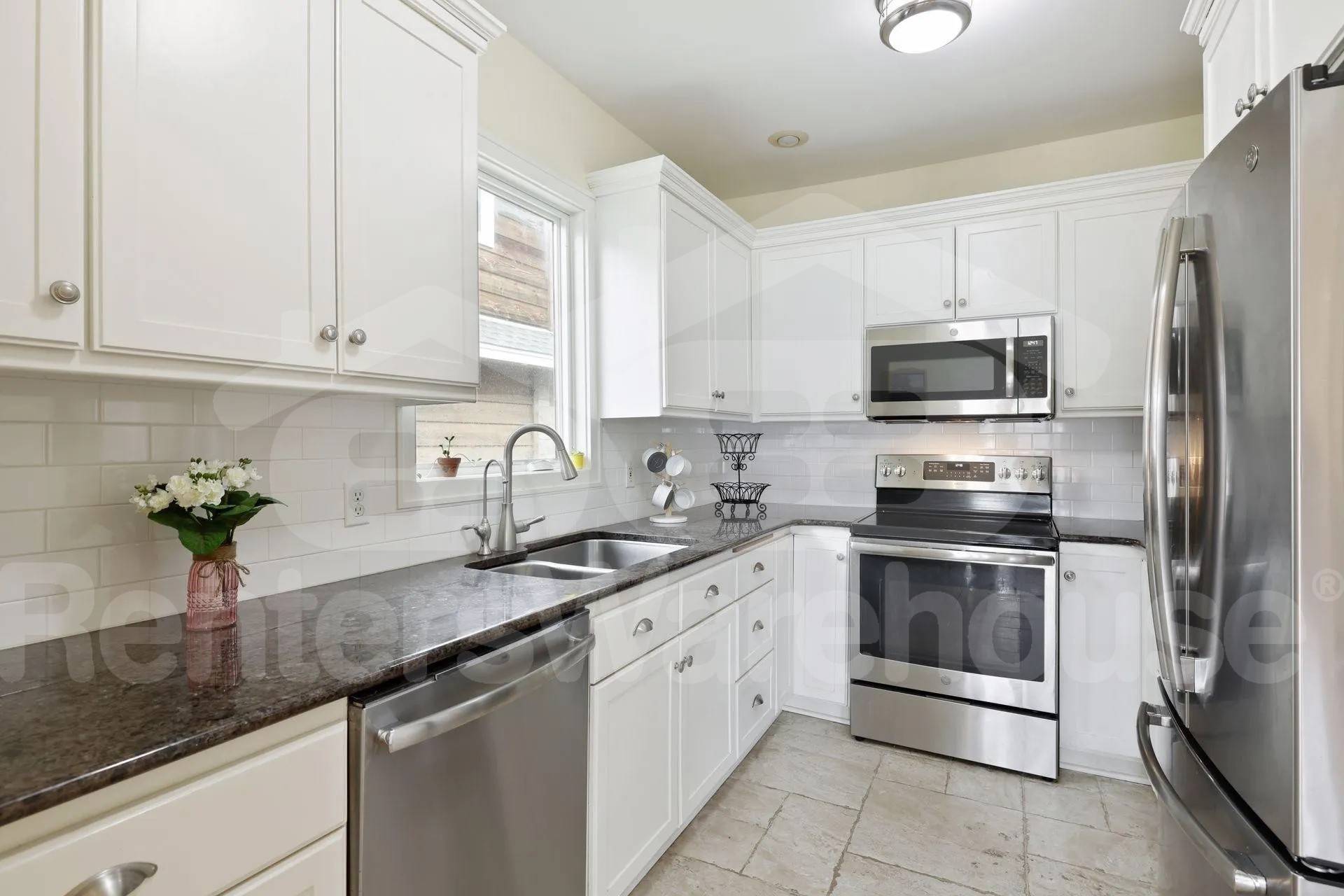 Building Photo - 605 Park Ln