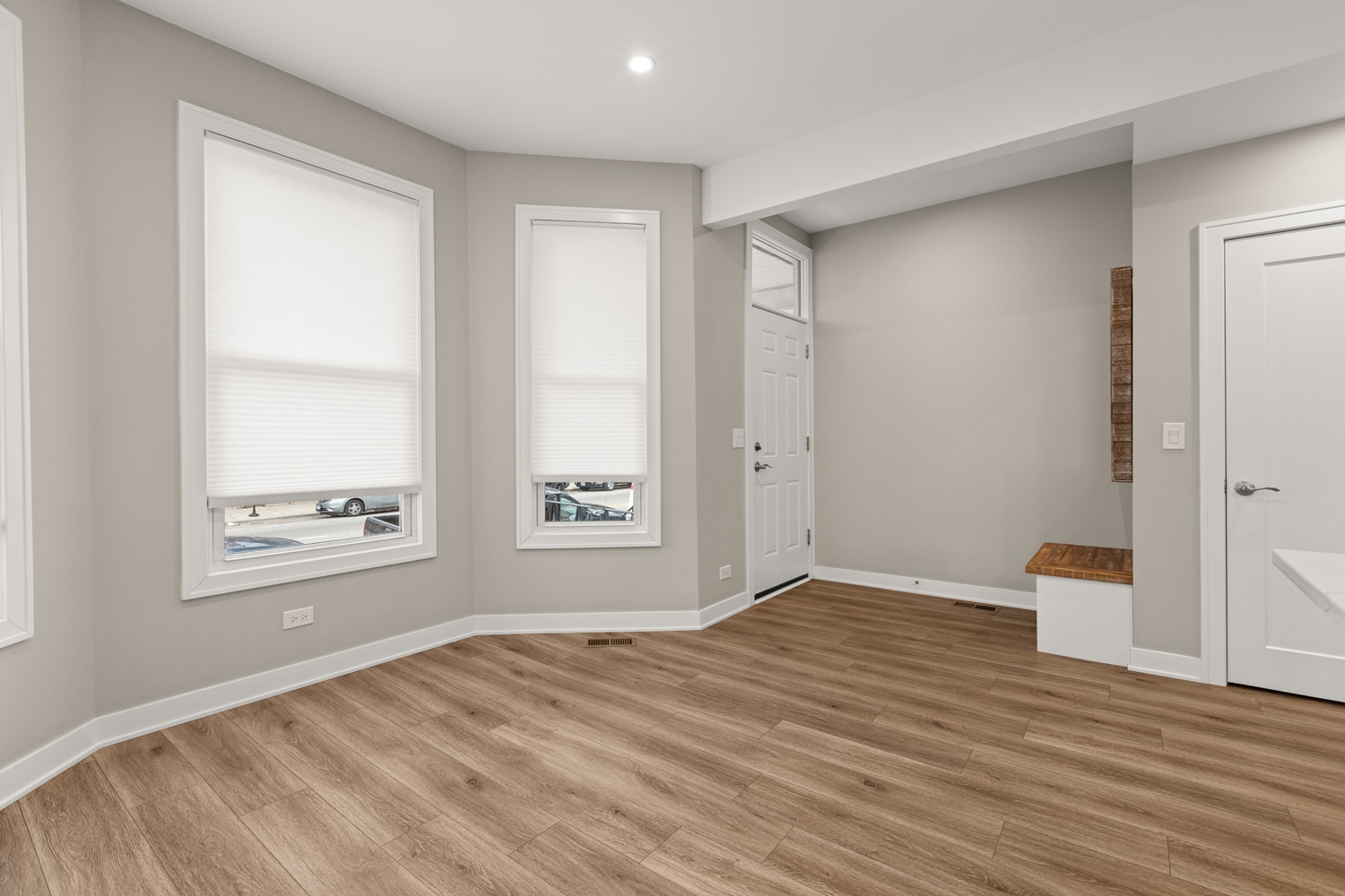 Building Photo - 3608 W Diversey Ave