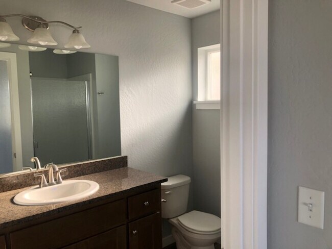 Building Photo - 220 Cheryl Ln