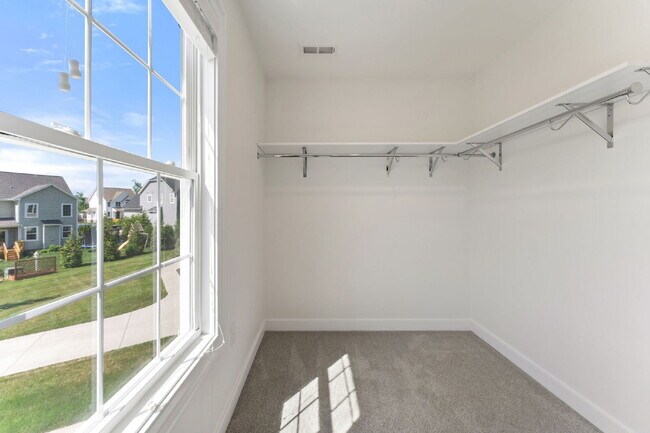 Building Photo - Spacious 5 Bedroom Home in Rountrey (Newmarket Section) – 3,555 Sq Ft – $4,350/mo