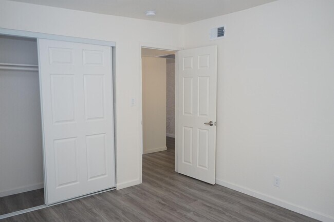 Building Photo - 4635 N 27th Ave