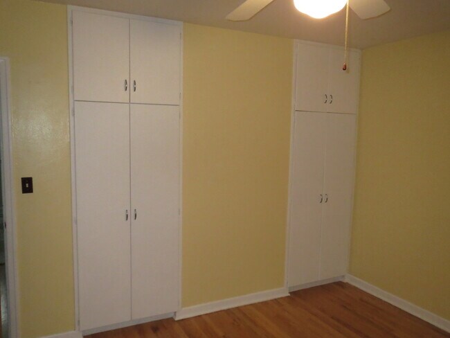 Building Photo - 1409/1411 E. Court