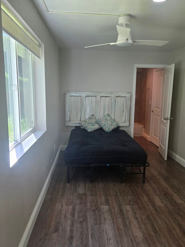 Building Photo - 4979 Florence Ct