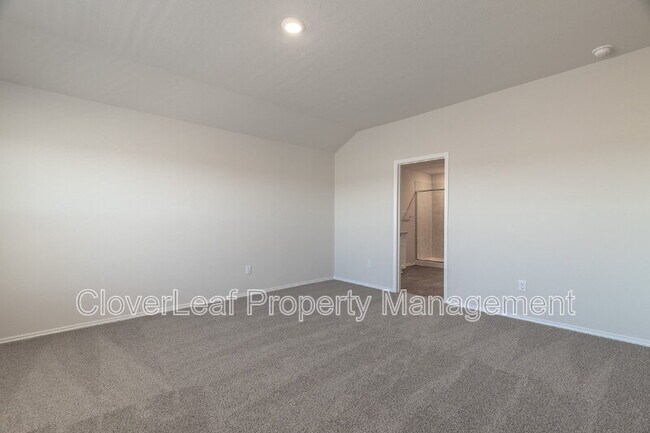 Building Photo - 466 Orion Dr
