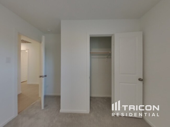 Building Photo - 3065 Dawn Sound Dr