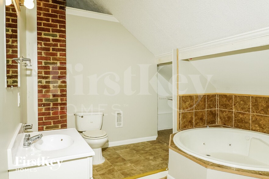 Building Photo - 109 Franklin St