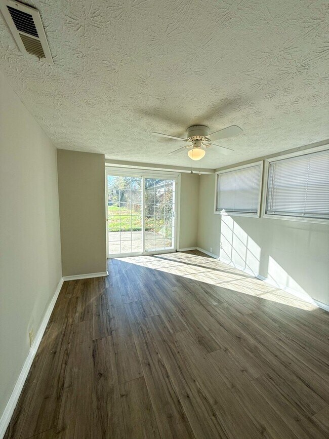 Building Photo - Charming & Newly Refreshed 3-Bedroom Ranch — Move-In Ready!