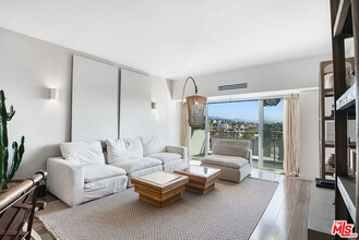 Building Photo - 1155 N La Cienega Blvd