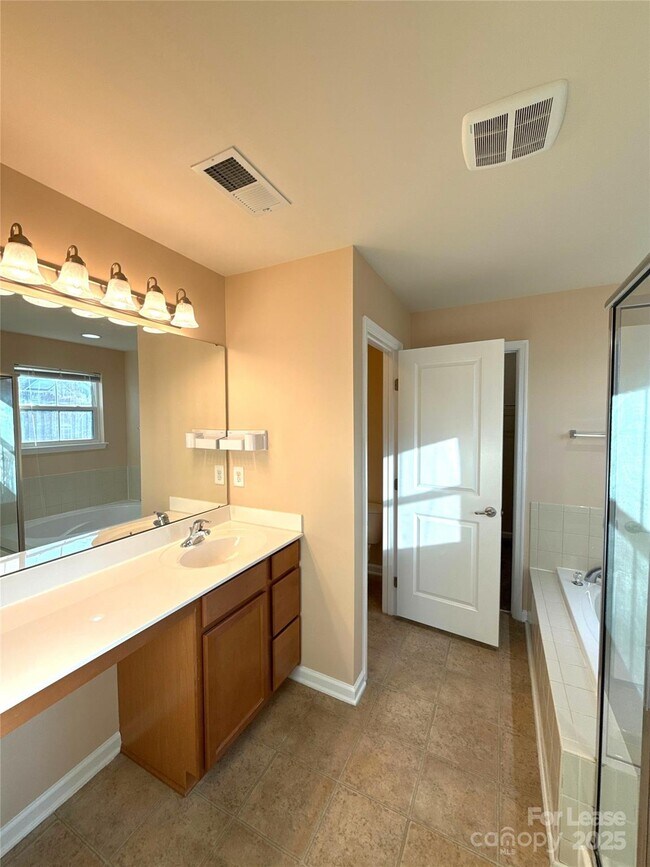 Building Photo - 134 Ashton Dr