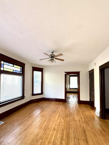 Primary Photo - 585 Case Ave