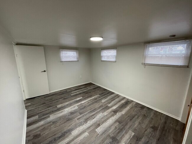 The master bedroom has plenty of natural light - 212 Lorenz Ave