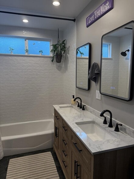 Building Photo - 4841 Revlon Dr