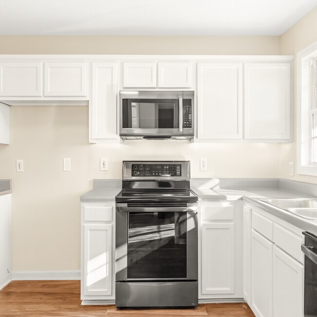 Building Photo - 208 Yearling Loop