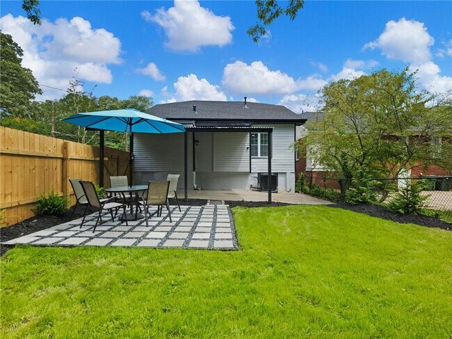 Building Photo - 1054 Katherwood Dr SW