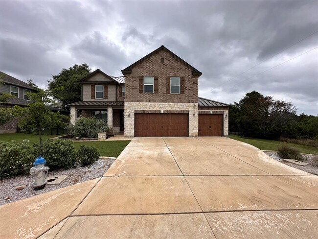 Building Photo - 800 Desaix Dr