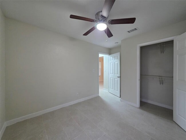 Building Photo - 2200 Katy Ln