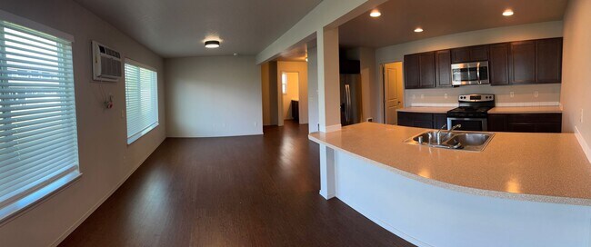 Building Photo - 1382