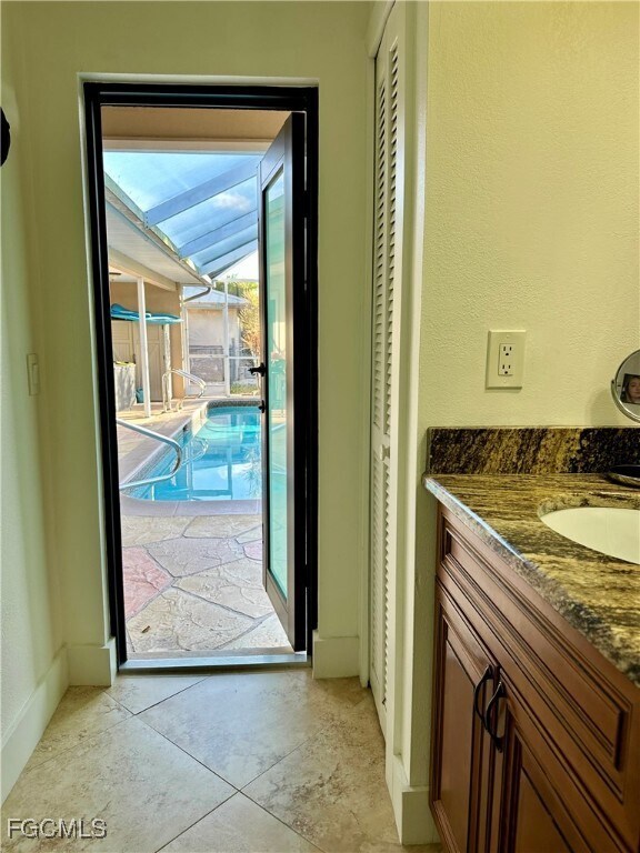 Building Photo - 3766 SE 6th Ave