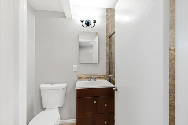 Building Photo - Spacious 4BR/3BA Home in Top-Rated School District!