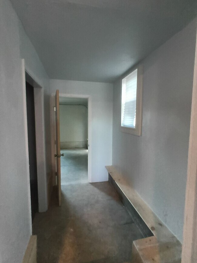 Building Photo - New Remodel- HOLIDAY SPECIAL- FIRST FULL M...