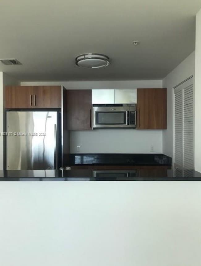 Building Photo - Stunning 2Bed/ 2Bath residence for rent at...