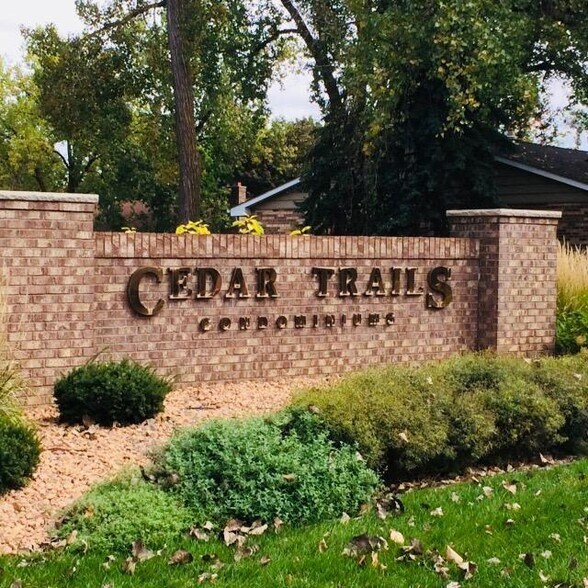 CedarTrial Condo - 4508 Cedar Lake Rd S