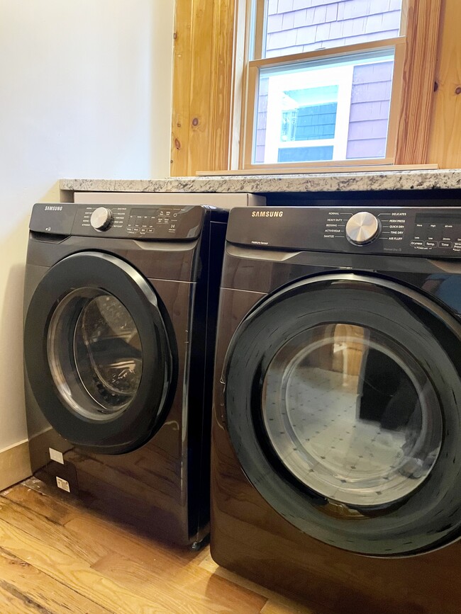 Laundry - 100 Train St
