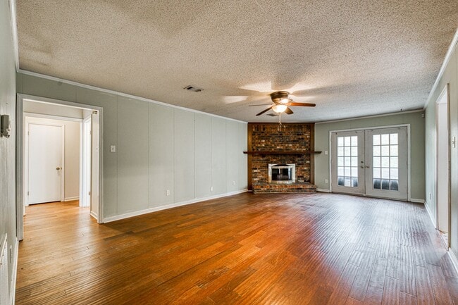 Building Photo - Spacious Home for Rent!