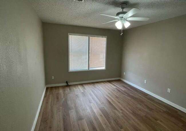 Building Photo - 4 bed close to TTU!!