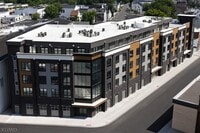 Building Photo - 587 River St