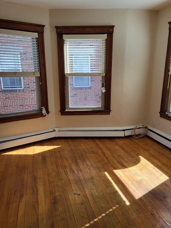 Building Photo - 74 Pecker St