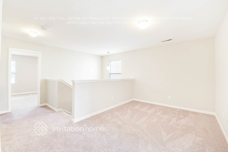 Building Photo - 746 Mountain Quail Dr