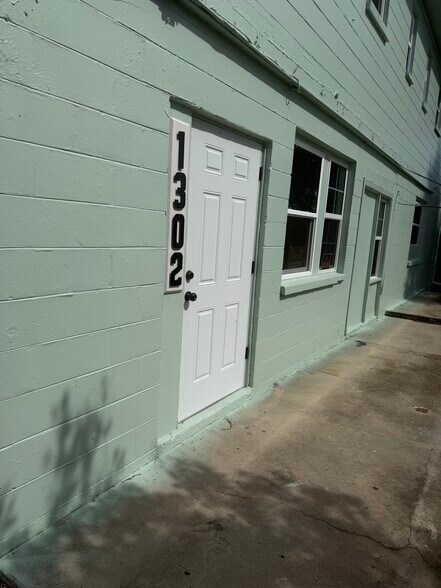 Building Photo - 1302 Clearlake Rd