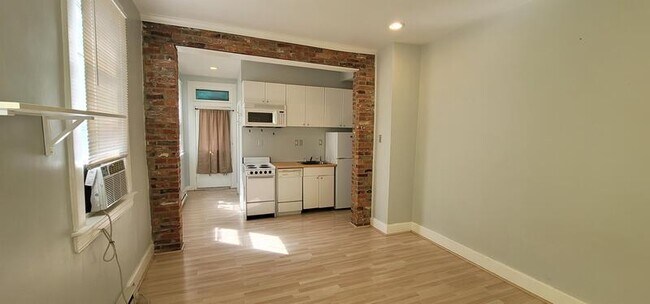 Building Photo - 500 S Collington Ave