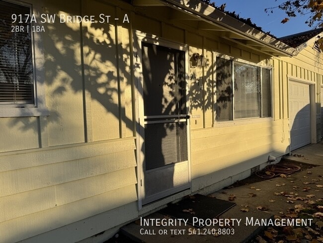 Building Photo - 917 SW Bridge St