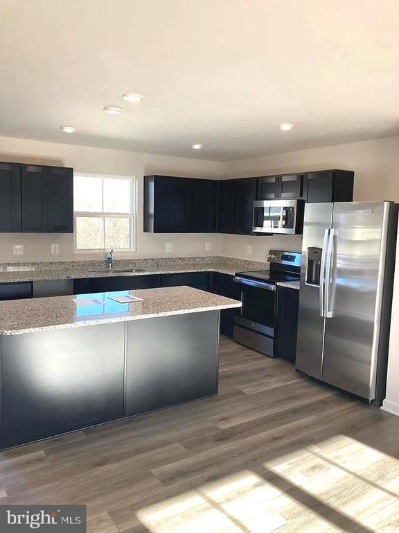 Building Photo - 420 Circle Dr