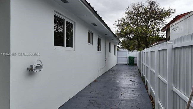 Building Photo - 3536 NW 14th Terrace