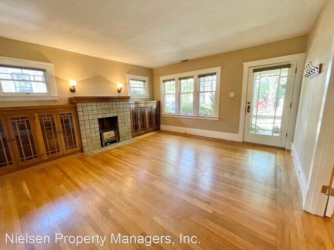 Building Photo - 2 br, 2 bath House - 1049 Santa Barbara Court