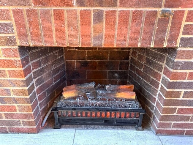 Building Photo - 14 White St