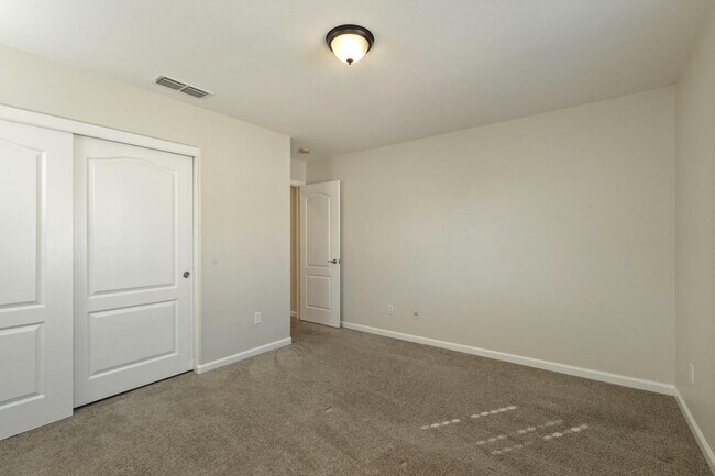 Building Photo - 356 S Paraiso Way