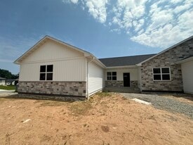 Building Photo - 2129 Clover Field Dr