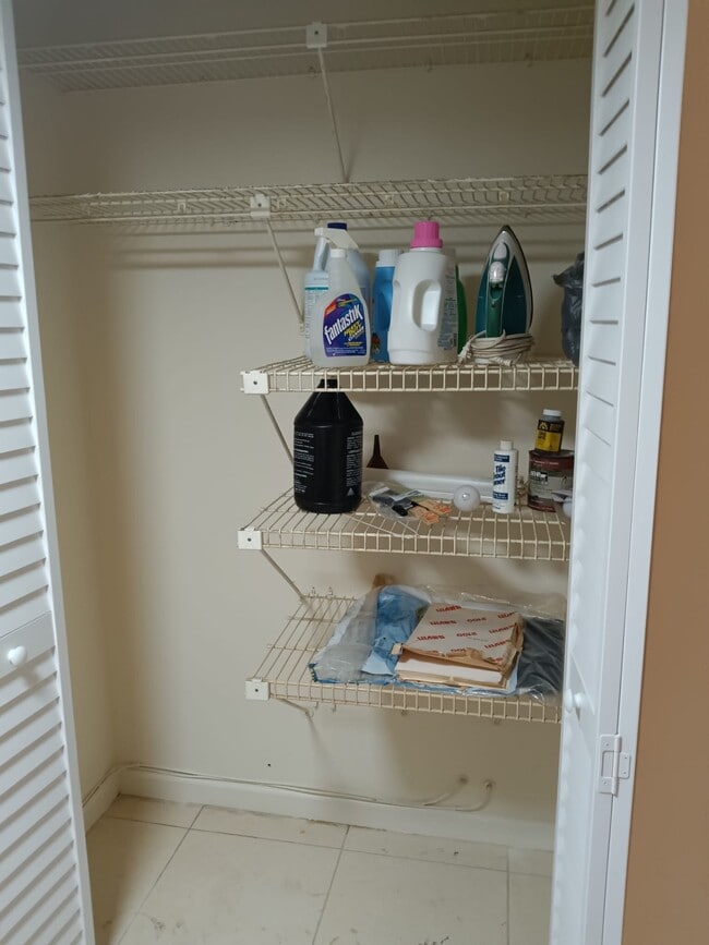 Building Photo - 4851 NW 21st St