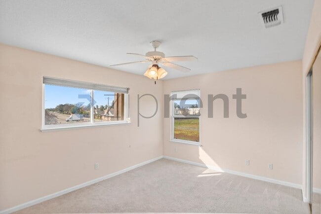 Building Photo - 25 Zion Ct