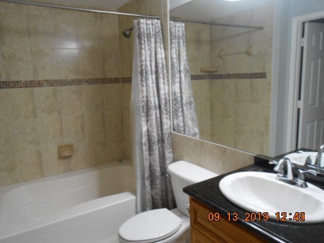 Building Photo - 720 S Sapodilla Ave