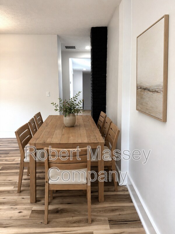 Building Photo - 1618 Ellwood Ave