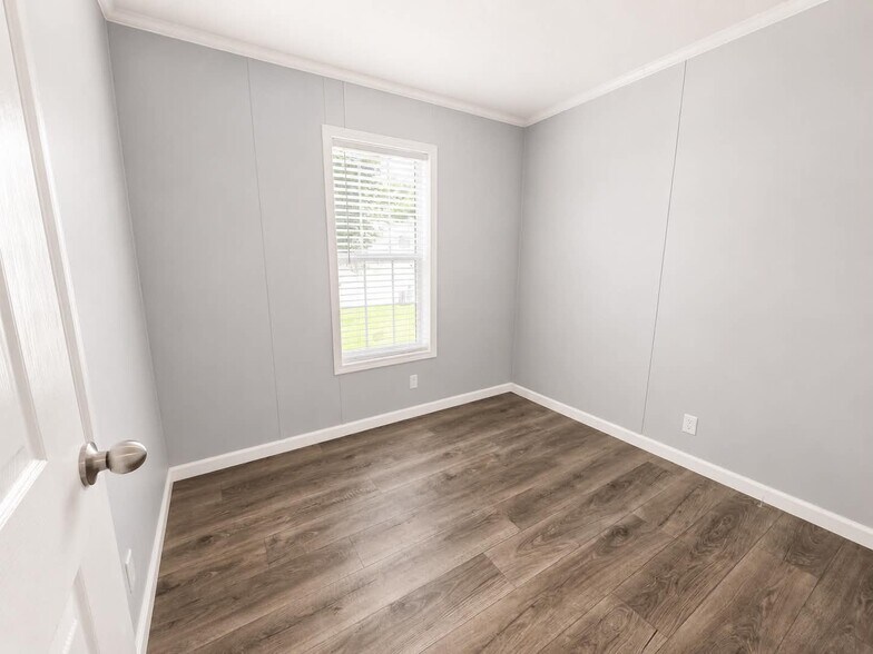 Building Photo - 3643 Pinoak St